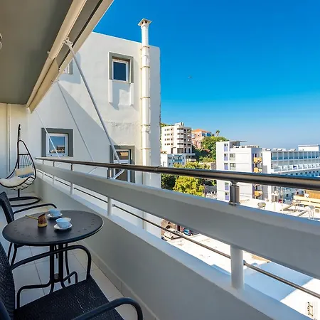 Sea And The Апартаменты