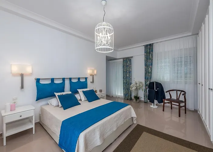 Sea And The Apartment *